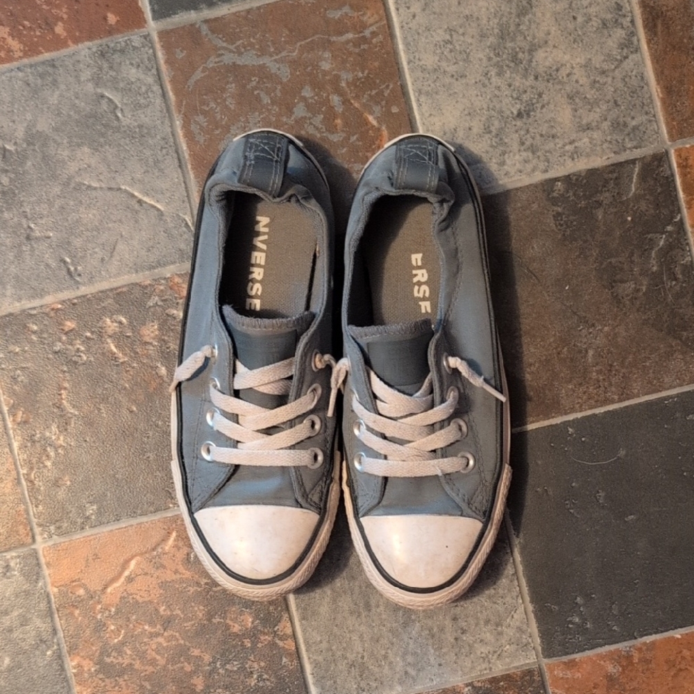 Converse Sneakers in Grey and White
